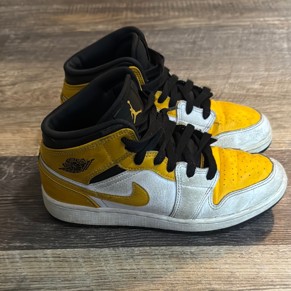 Air Jordan’s boys size 5y